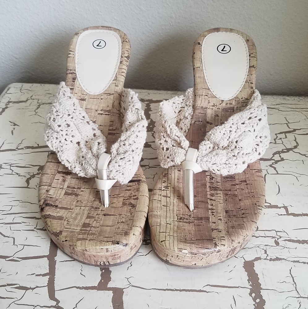 Wedges Size 7 Crochet Excellent Condition